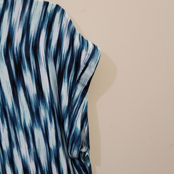 LANE BRYANT Printed Blouse with Split Back, size 18/20, Multicolor - Picture 5 of 9